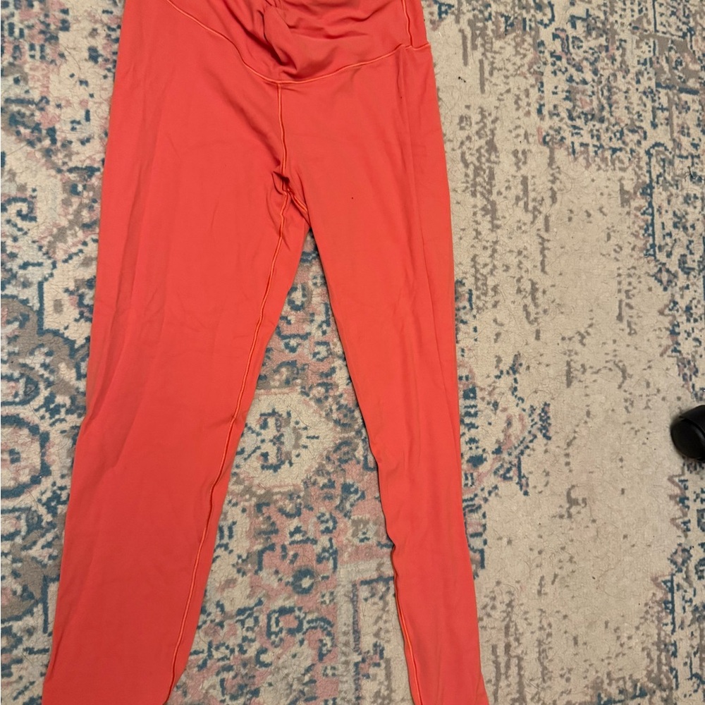 Never Worn Offline Coral Leggings- M